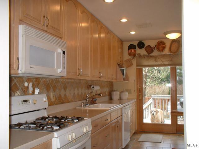 3678 Hickory Hill Road Bethlehem, PA 18015 - Photo 13 of 37 Gallery Image 13
