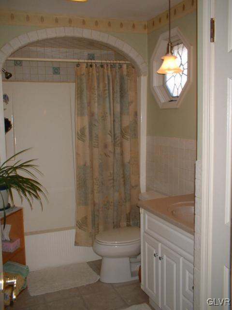 3678 Hickory Hill Road Bethlehem, PA 18015 - Photo 18 of 37 Gallery Image 18