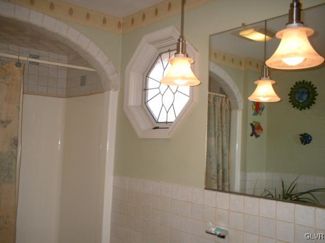 3678 Hickory Hill Road Bethlehem, PA 18015 - Photo 19 of 37 Gallery Image 19