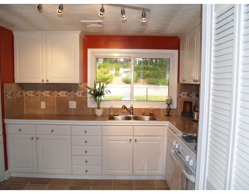 8 Donna Road Chelmsford, MA 01824 - Photo 5 of 21 Gallery Image 5