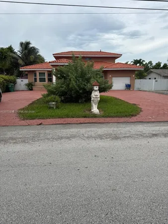 $1,650,000 | 13926 Southwest 14th Street, Miami, FL 33184