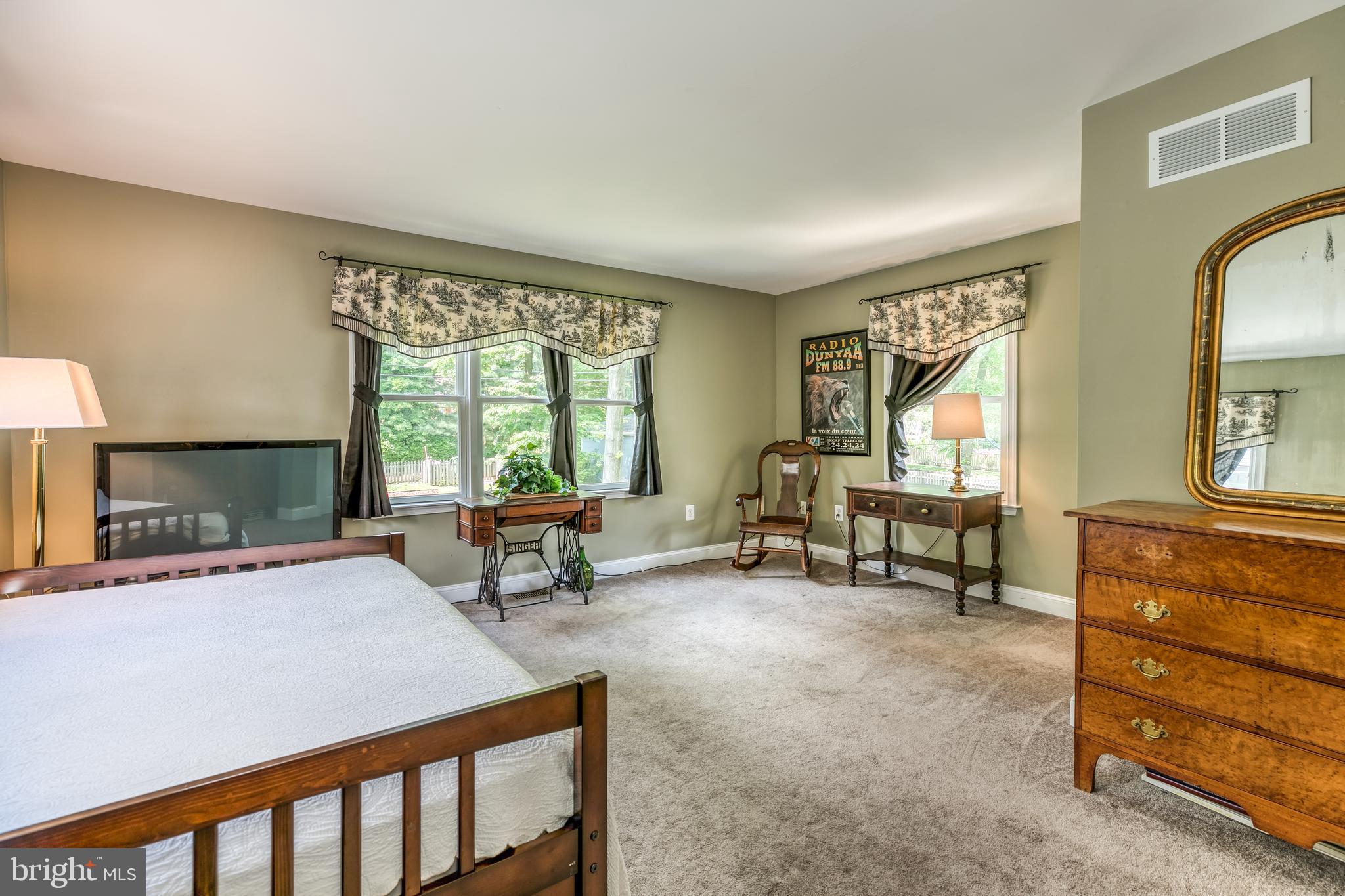 118 Hawthorn Road Baltimore, MD 21210 - Photo 20 of 41
