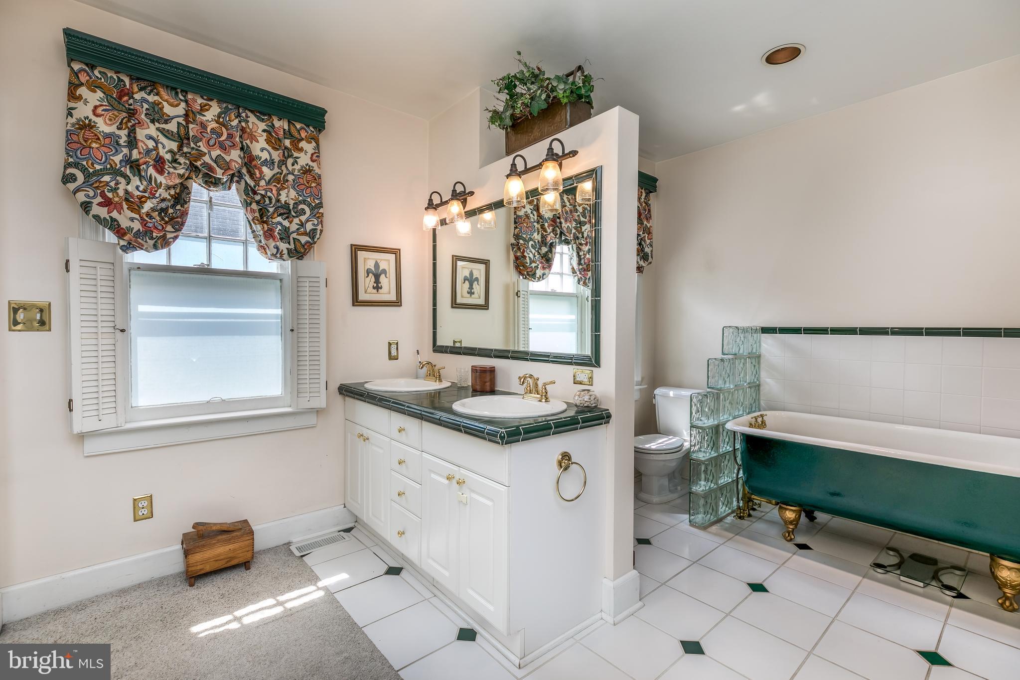 118 Hawthorn Road Baltimore, MD 21210 - Photo 24 of 41