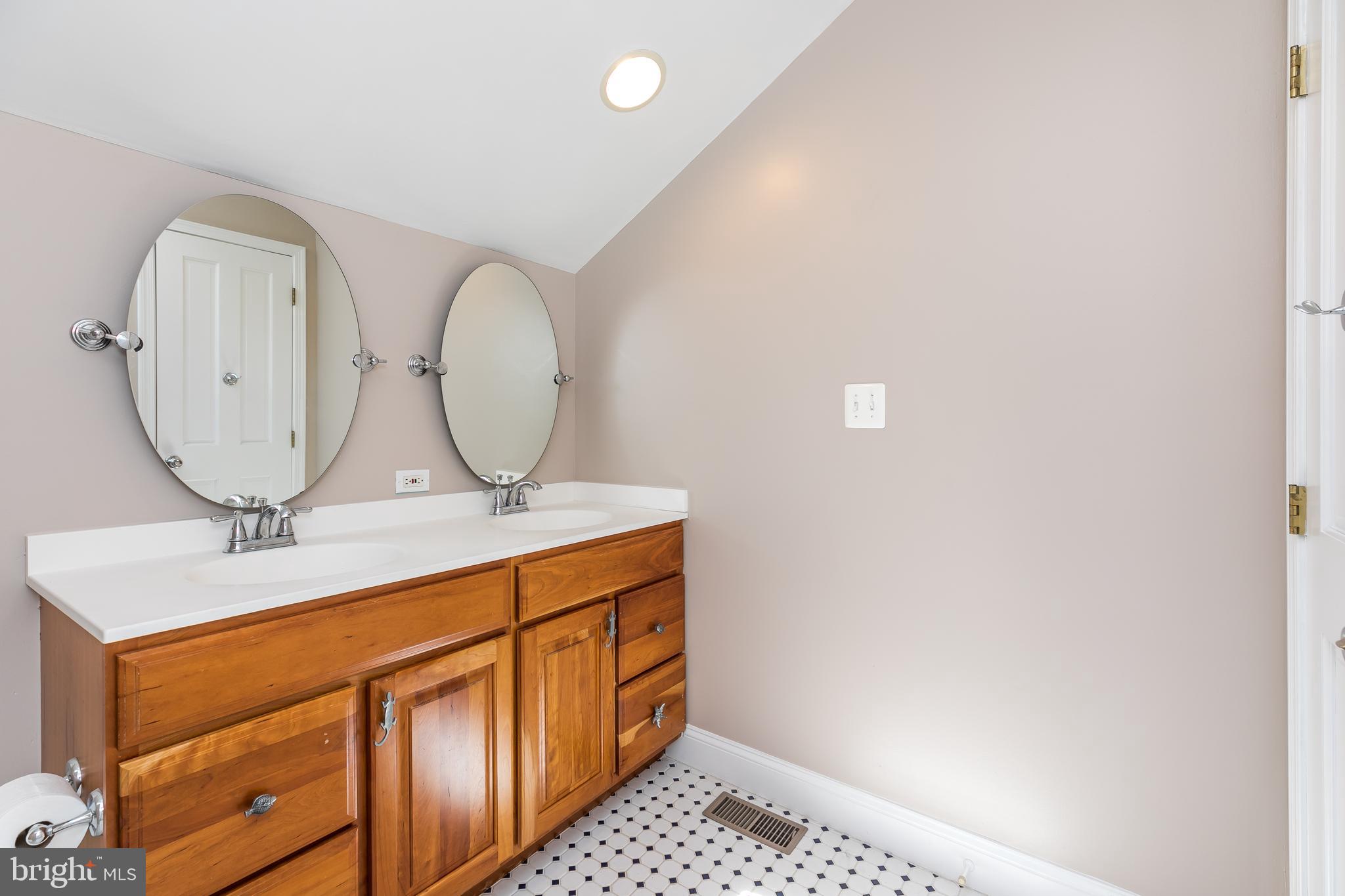 118 Hawthorn Road Baltimore, MD 21210 - Photo 26 of 41