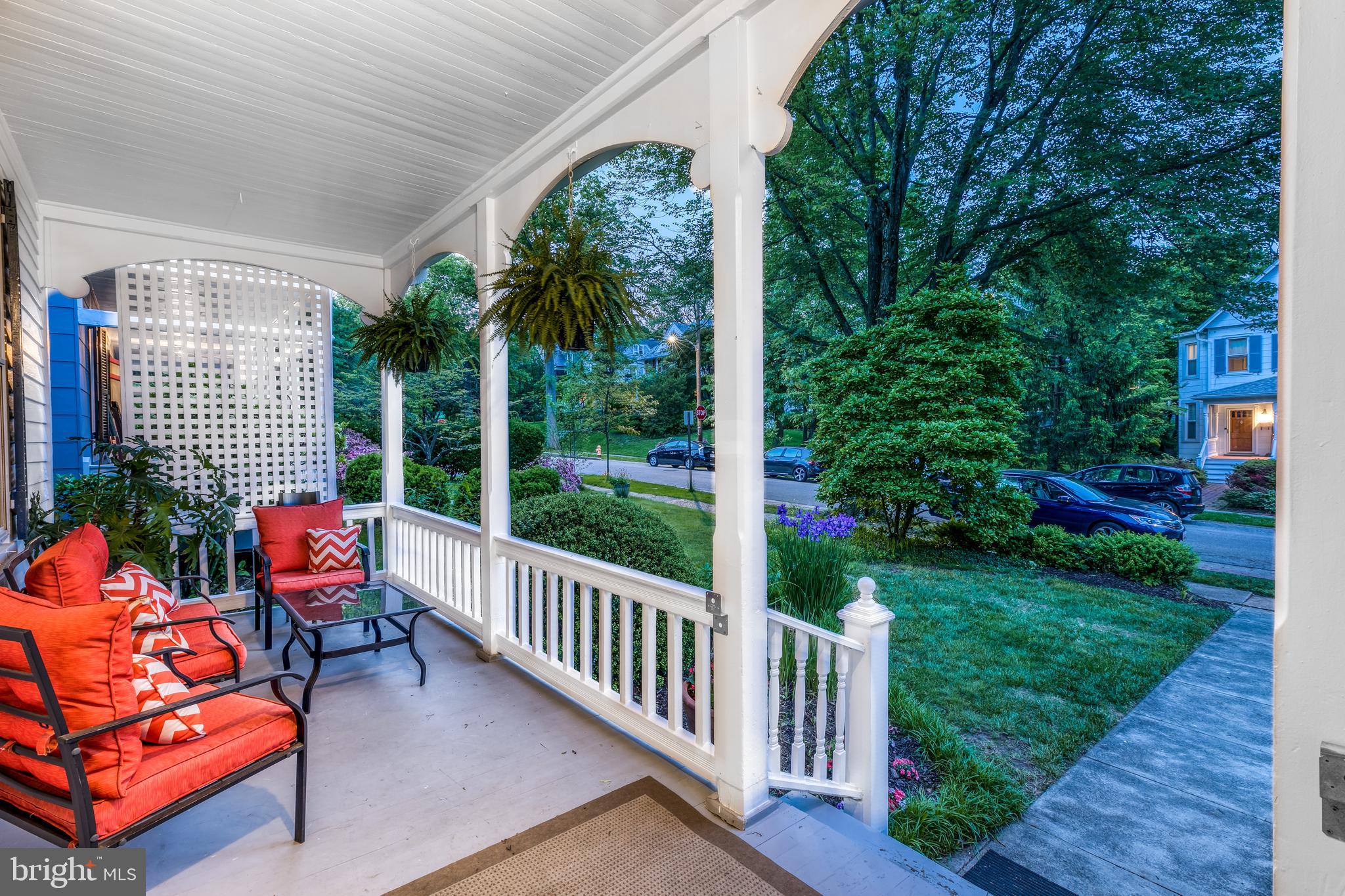 118 Hawthorn Road Baltimore, MD 21210 - Photo 4 of 41