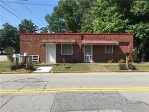 $950 | 525 Woodsmill Road, Unit A, Gainesville, GA 30501