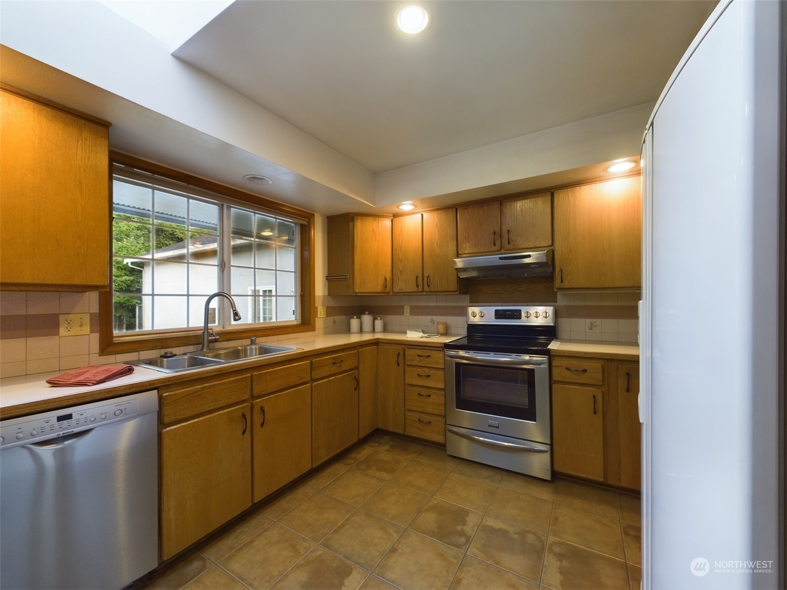 3340 Lilly Road Northeast Olympia, WA 98506 - Photo 11 of 24 Gallery Image 11