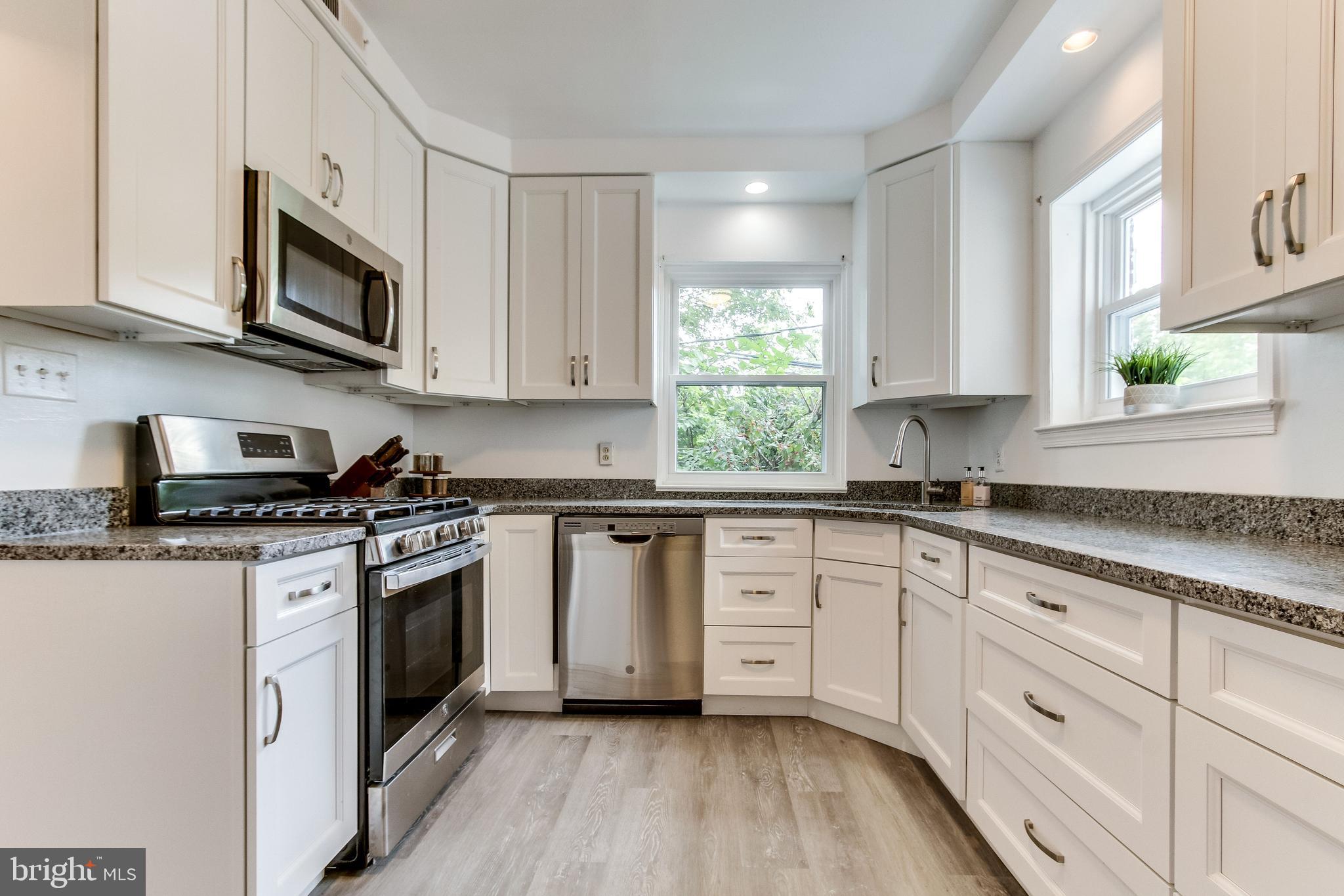 3141 South Glebe Road Arlington, VA 22202 - Photo 2 of 37