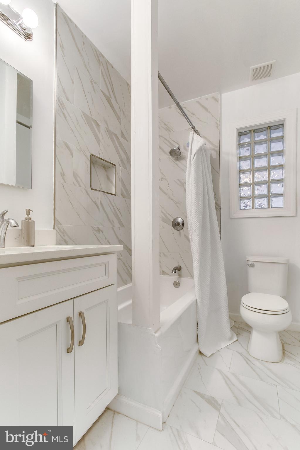 3141 South Glebe Road Arlington, VA 22202 - Photo 4 of 37