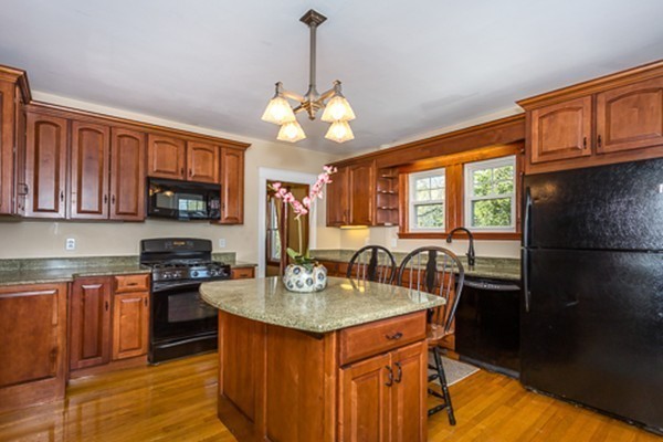 65 Monroe Road Quincy, MA 02169 - Photo 3 of 23 Gallery Image 3
