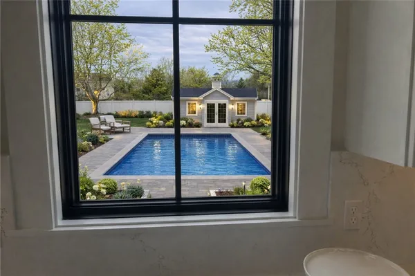 $2,795,000 | 980 Green End Avenue, Middletown, RI 02842