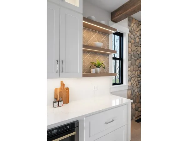 $2,795,000 | 980 Green End Avenue, Middletown, RI 02842