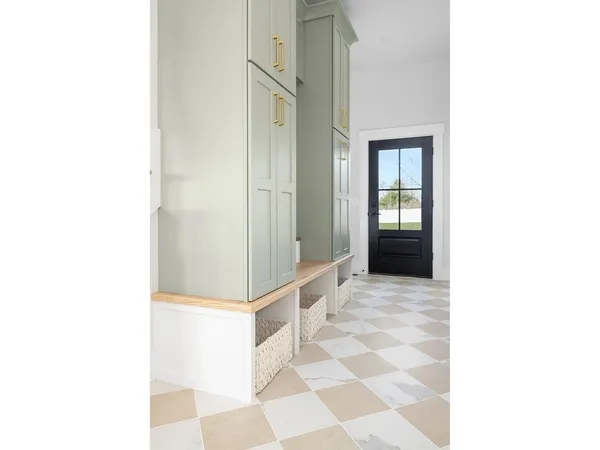 $2,795,000 | 980 Green End Avenue, Middletown, RI 02842