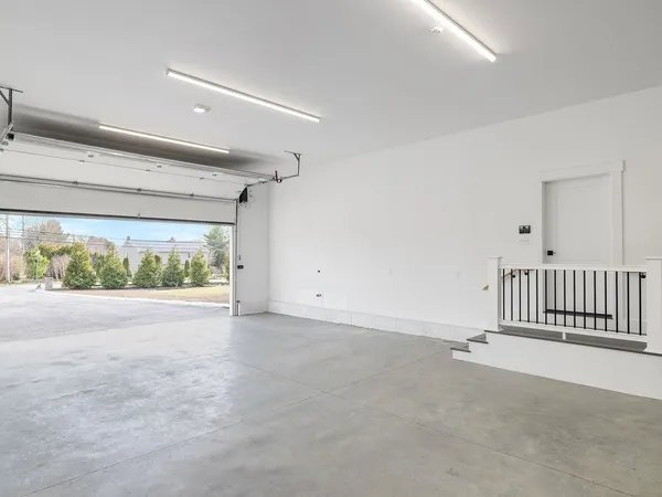 $2,795,000 | 980 Green End Avenue, Middletown, RI 02842