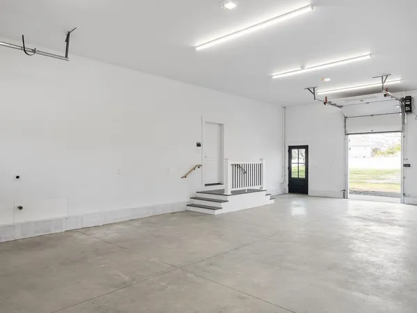 $2,795,000 | 980 Green End Avenue, Middletown, RI 02842