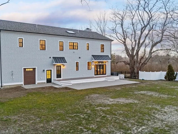 $2,795,000 | 980 Green End Avenue, Middletown, RI 02842