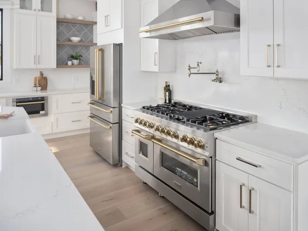 $2,795,000 | 980 Green End Avenue, Middletown, RI 02842