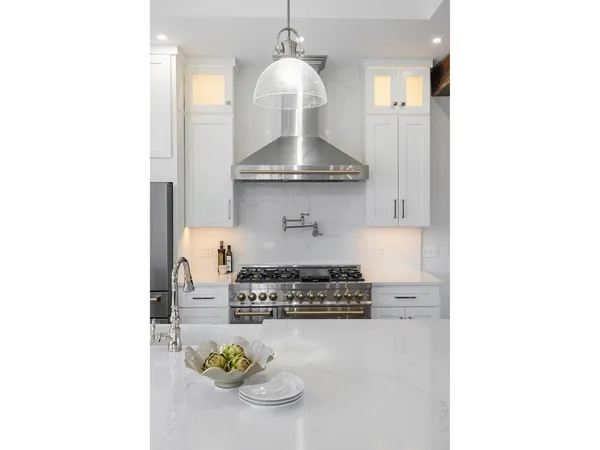 $2,795,000 | 980 Green End Avenue, Middletown, RI 02842