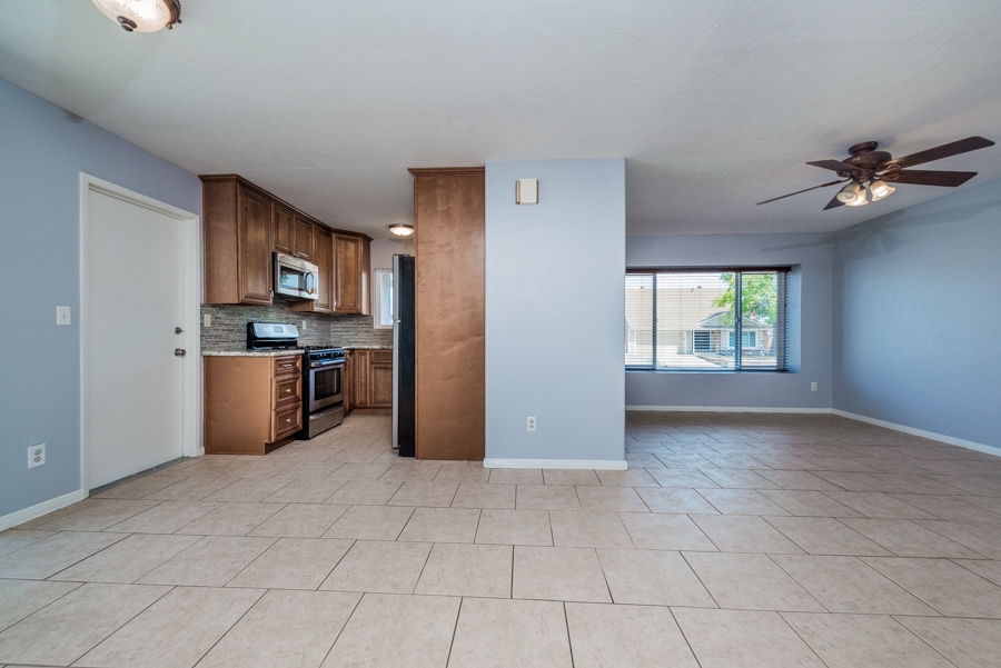 10130 Gem Tree Way Santee, CA 92071 - Photo 5 of 21 Gallery Image 5