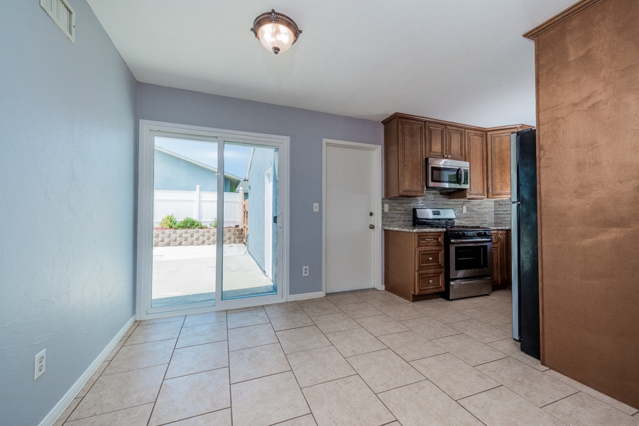 10130 Gem Tree Way Santee, CA 92071 - Photo 6 of 21 Gallery Image 6