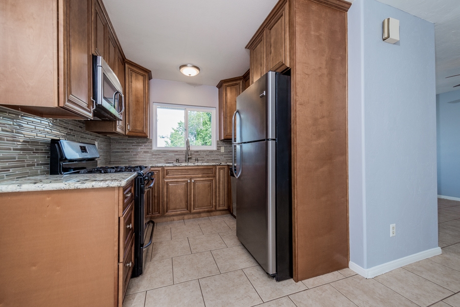 10130 Gem Tree Way Santee, CA 92071 - Photo 8 of 21 Gallery Image 8