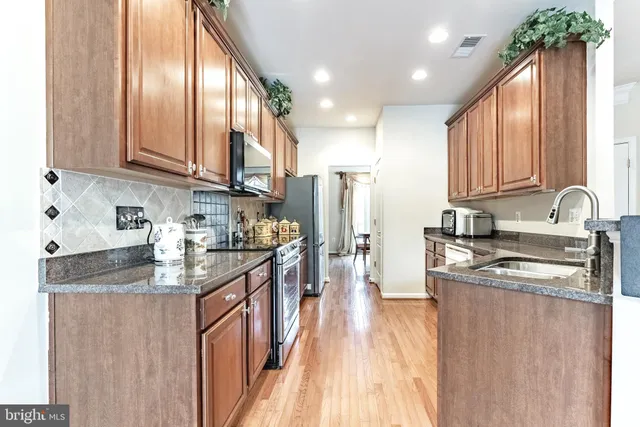 $850,000 | 12153 Caldicot Lane, Fairfax, VA 22030