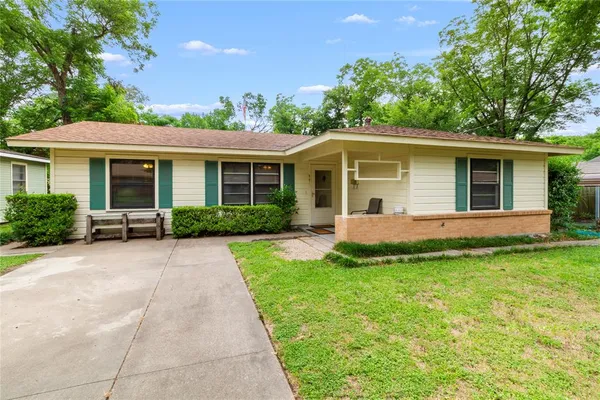$170,000 | 901 North 23 1/2 Street, Corsicana, TX 75110