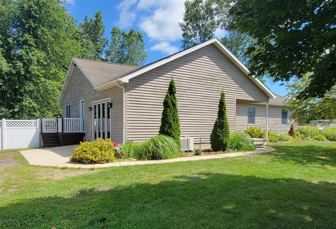 7790 East Territorial Road Munith, MI 49259 - Photo 2 of 34
