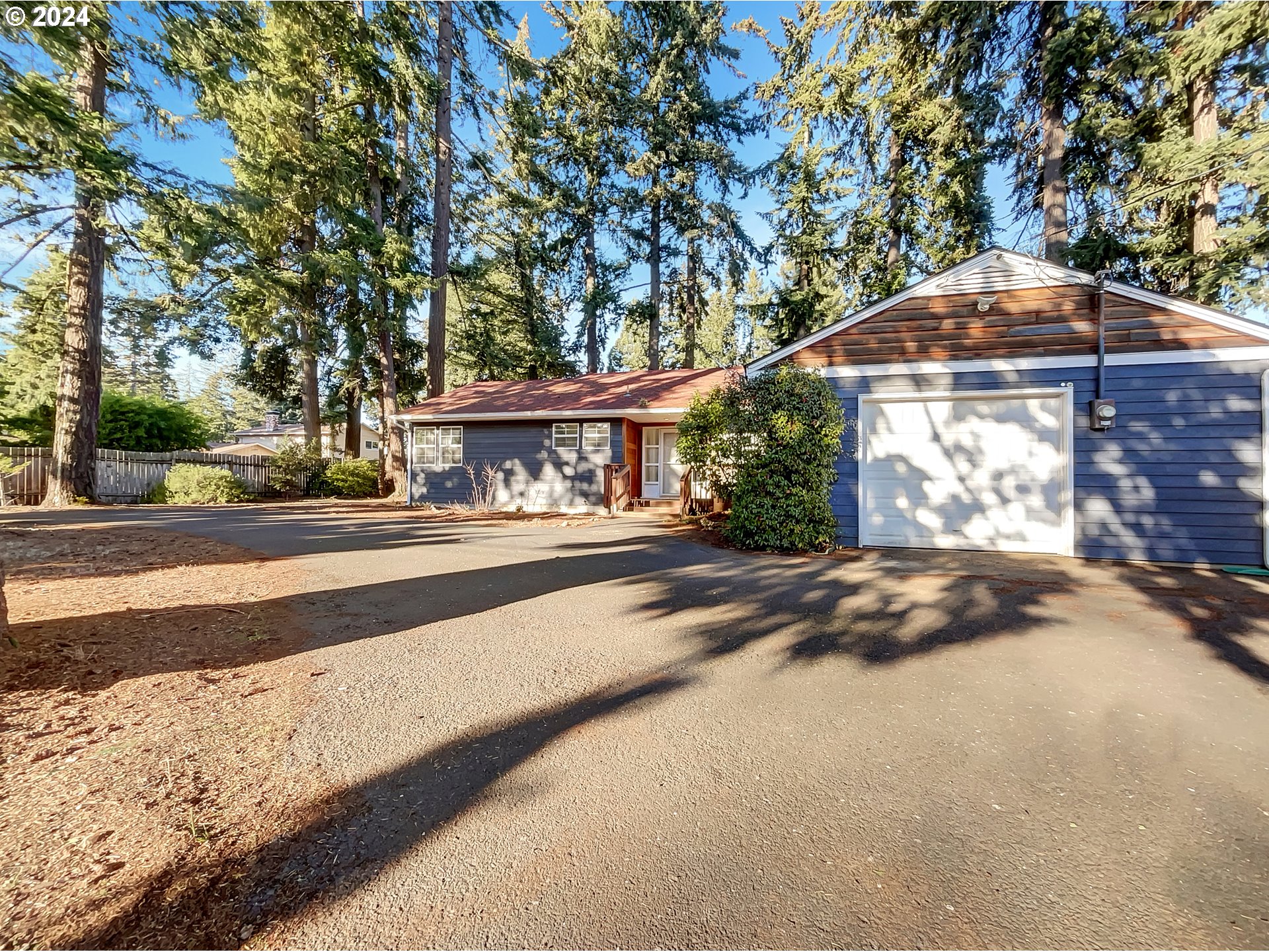 7601 Southeast Roots Road Milwaukie, OR 97267 - Photo 1 of 22 Gallery Image 1