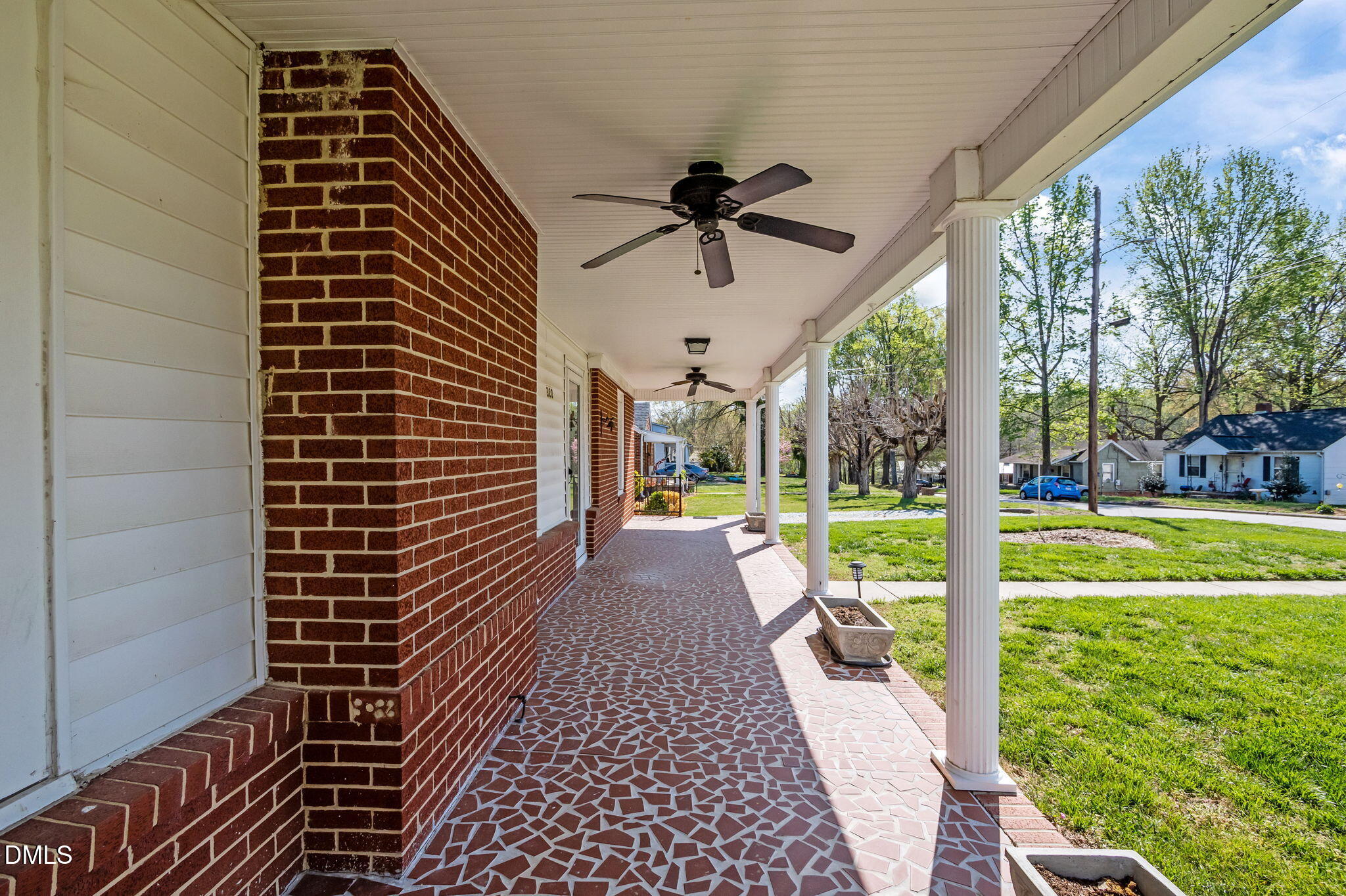 320 Barnett Avenue Roxboro, NC 27573 - Photo 6 of 48 36-web-or-mls-P1116019