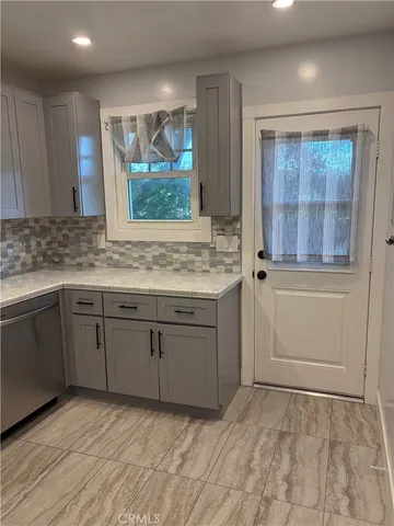 $1,800 | 110 West Home Place, Redlands, CA 92373