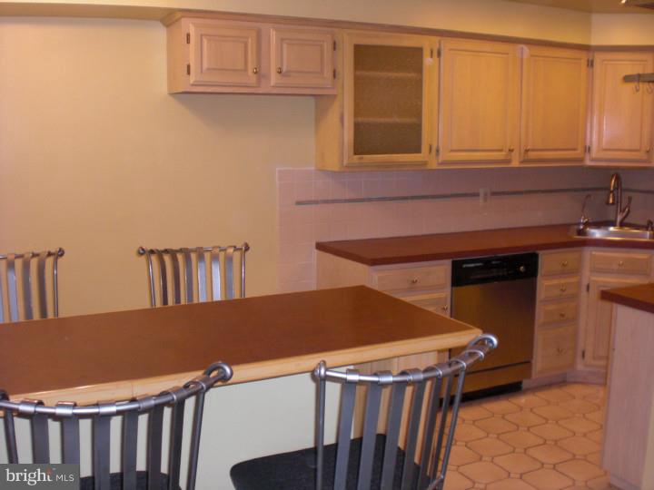 1813 Merribrook Road Philadelphia, PA 19151 - Photo 11 of 20 Gallery Image 11