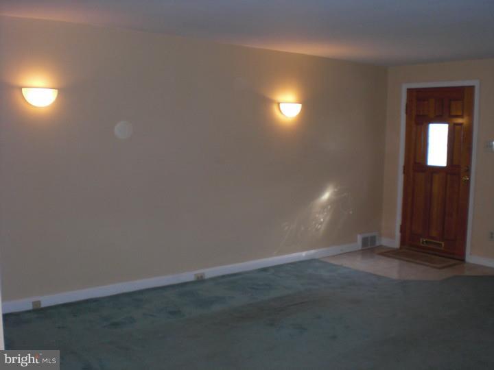 1813 Merribrook Road Philadelphia, PA 19151 - Photo 3 of 20 Gallery Image 3