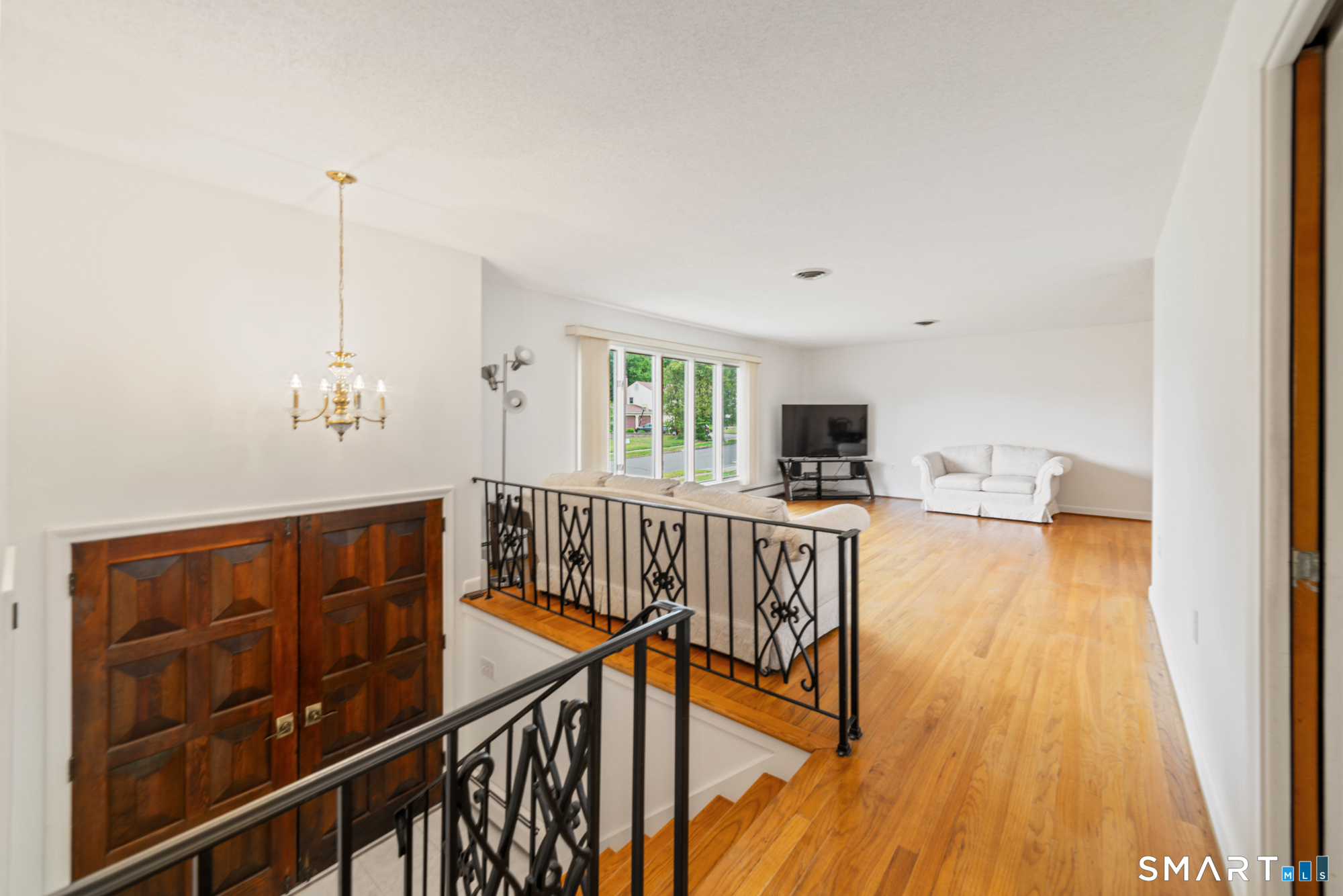 36 Cross Hill Road Wethersfield, CT 06109 - Photo 3 of 40