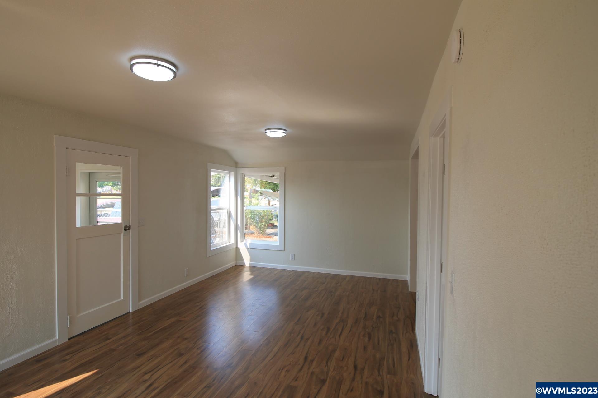 311 Gilbert Street Lebanon, OR 97355 - Photo 8 of 33