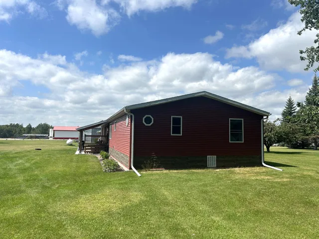 $256,000 | 55224 Highway 11, Warroad, MN 56763