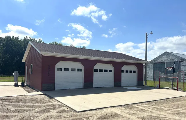 $256,000 | 55224 Highway 11, Warroad, MN 56763