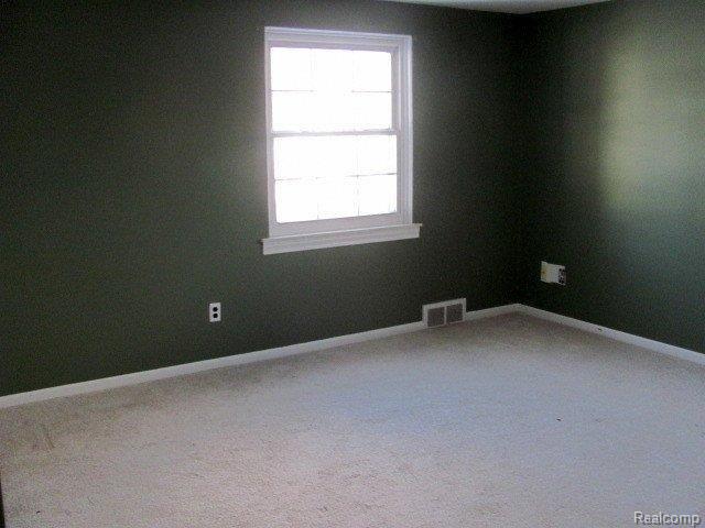 18604 Davidson Road Fraser, MI 48026 - Photo 9 of 10 2036-02-12 06.10.37-1.jpg