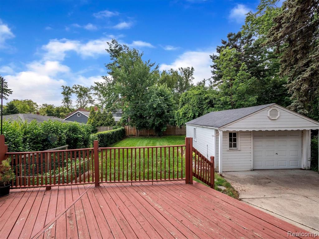 2736 Pembroke Road Birmingham, MI 48009 - Photo 32 of 36