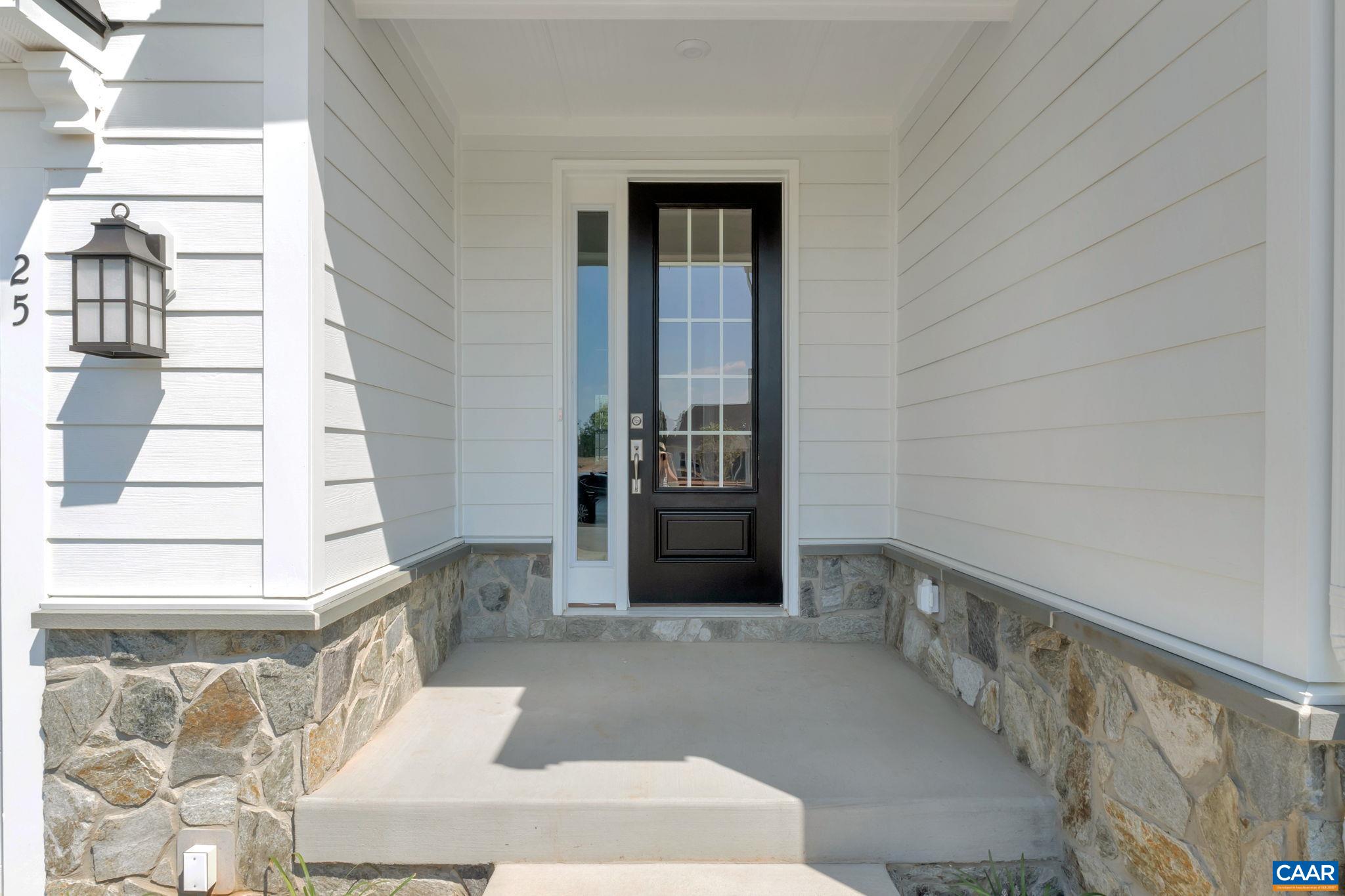 101 Springdale Road Waynesboro, VA 22980 - Photo 4 of 44 Gallery Image 4