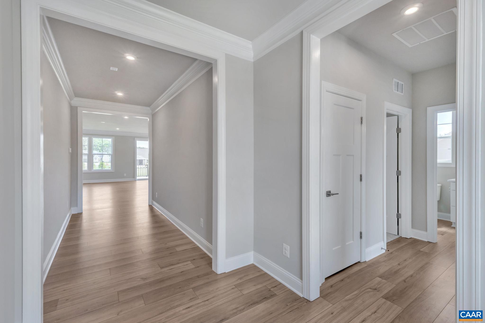 101 Springdale Road Waynesboro, VA 22980 - Photo 5 of 44 Gallery Image 5