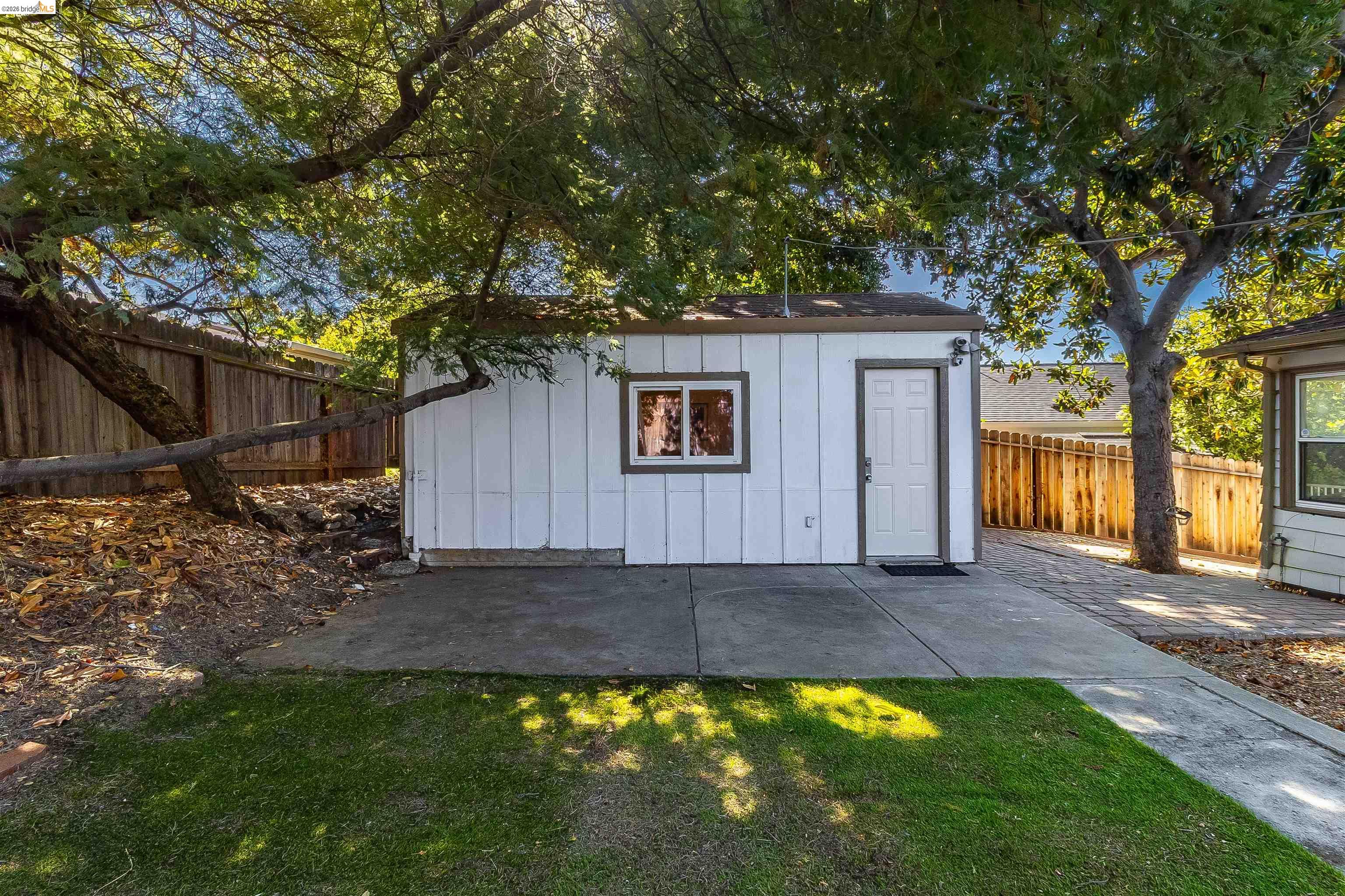 826 Benicia Road Vallejo, CA 94591 - Photo 33 of 36 Gallery Image 33