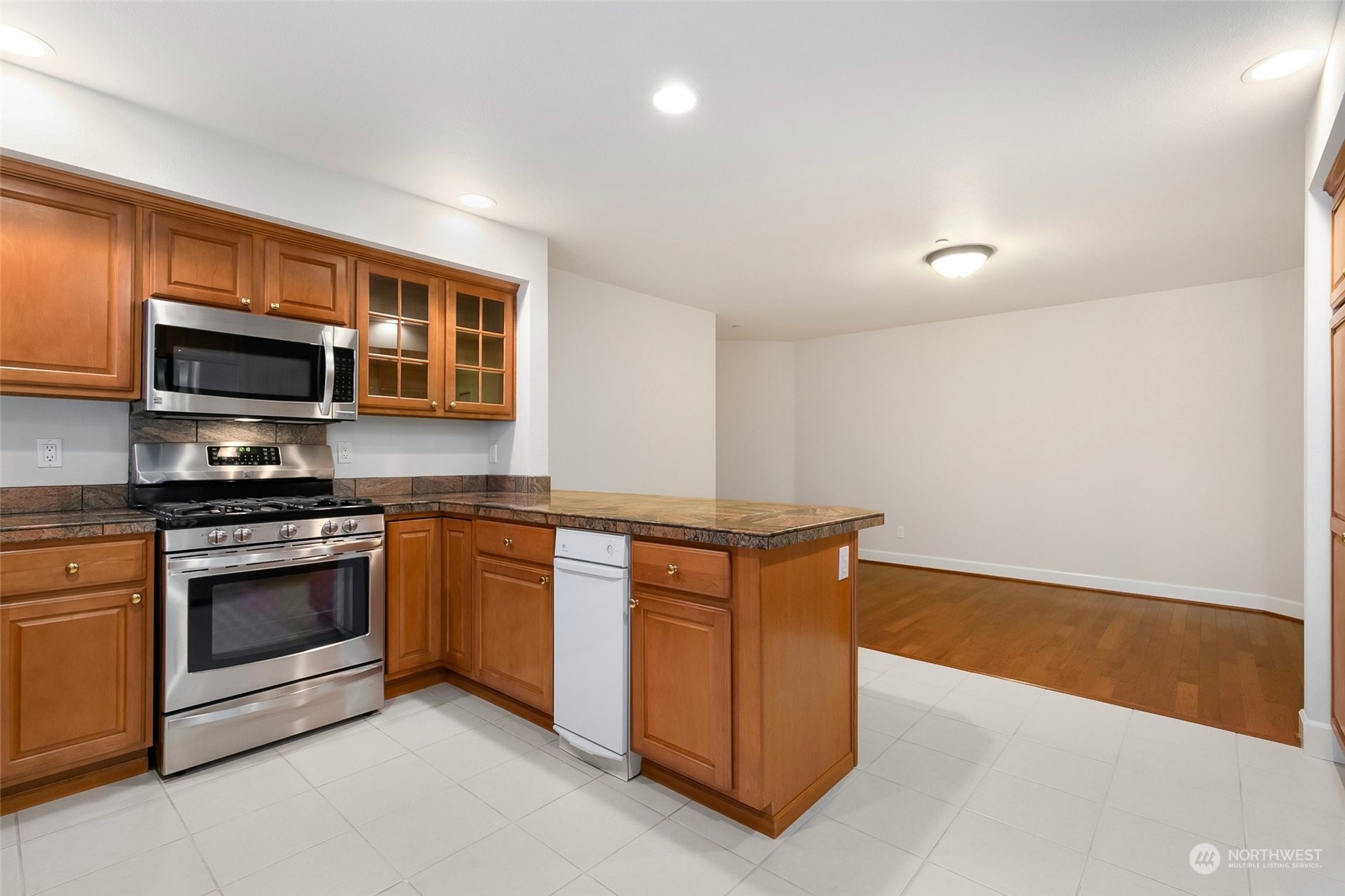 400 Walnut Street, Unit 103 Edmonds, WA 98020 - Photo 10 of 30 Gallery Image 10