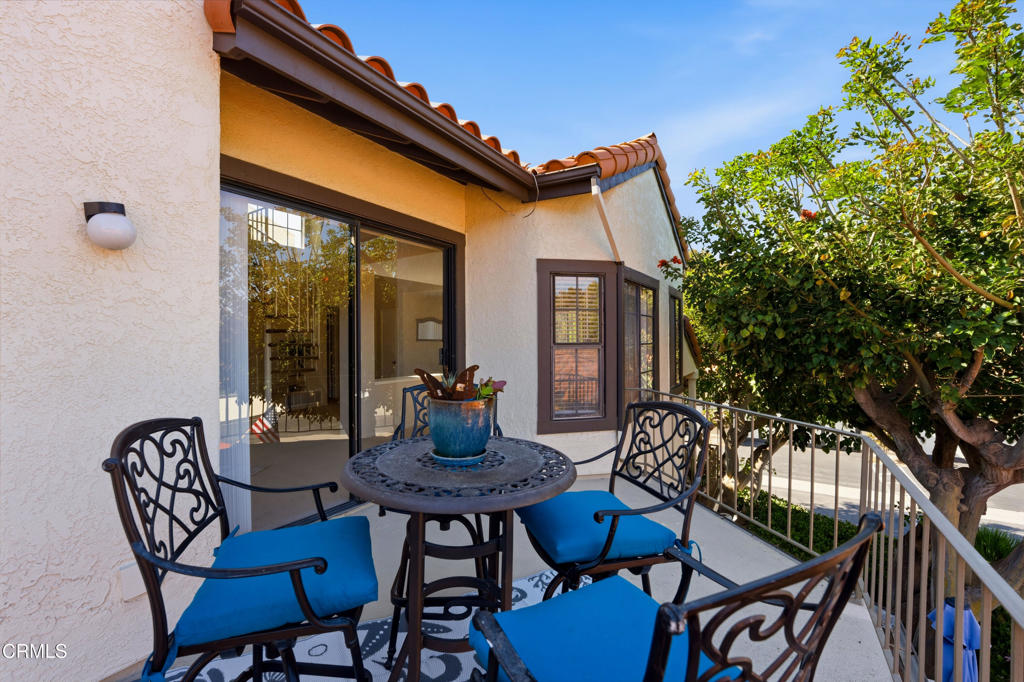 4427 Antigua Way Oxnard, CA 93035 - Photo 29 of 43 a outdoor space with furniture