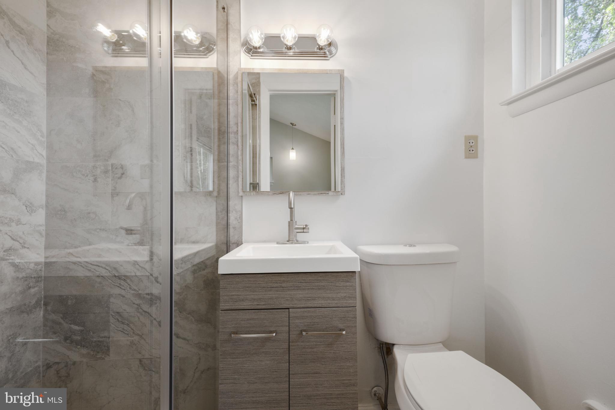 805 Hopewood Road Baltimore, MD 21208 - Photo 25 of 35 Primary Bath