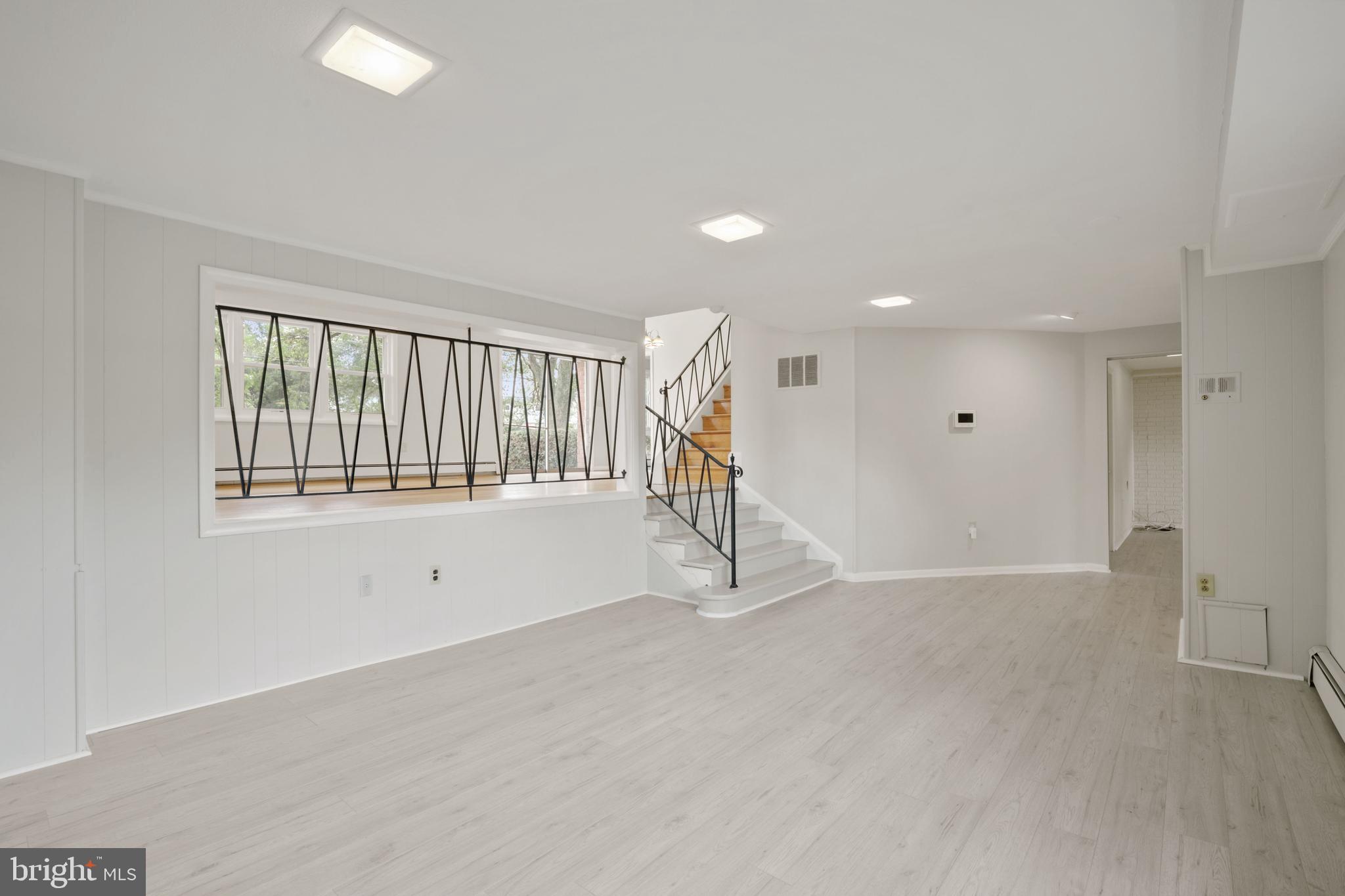 805 Hopewood Road Baltimore, MD 21208 - Photo 5 of 35 Family Room