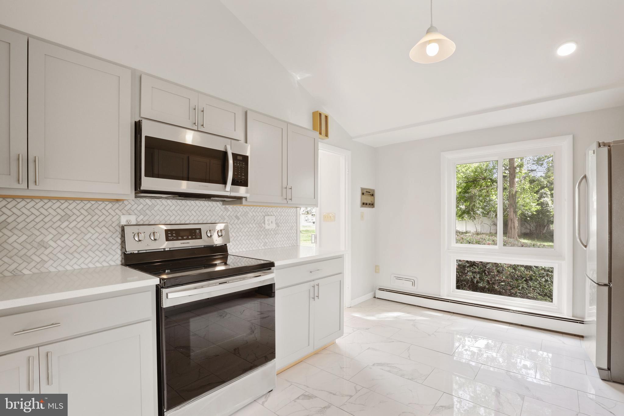 805 Hopewood Road Baltimore, MD 21208 - Photo 8 of 35