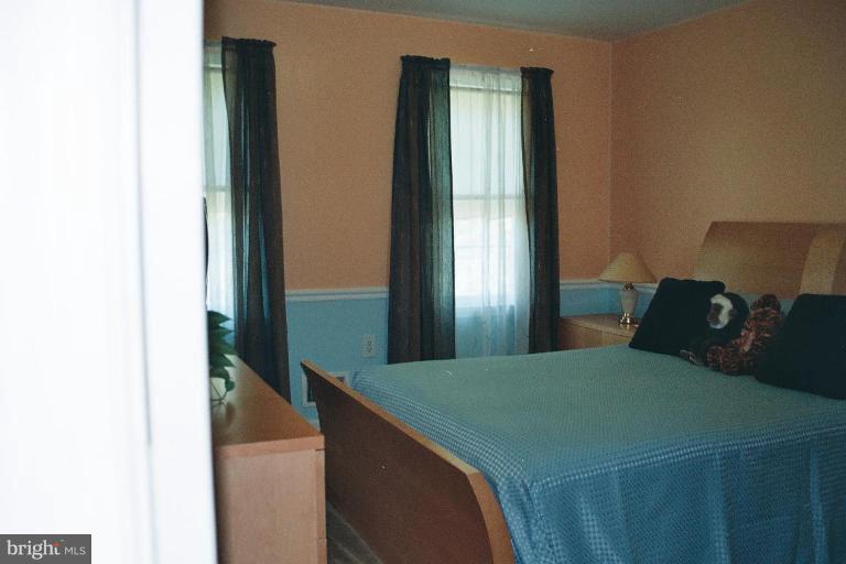 1813 Chapel Hill Road Silver Spring, MD 20906 - Photo 13 of 20 Bedroom #3