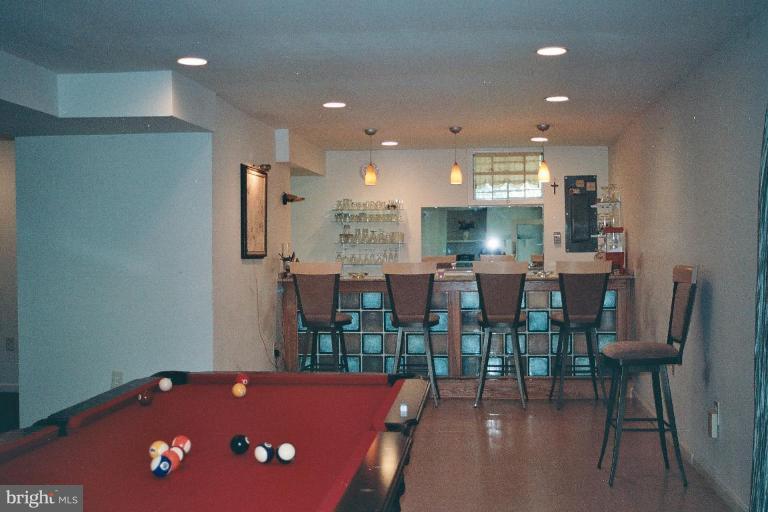 1813 Chapel Hill Road Silver Spring, MD 20906 - Photo 17 of 20 Recreation room with wet bar