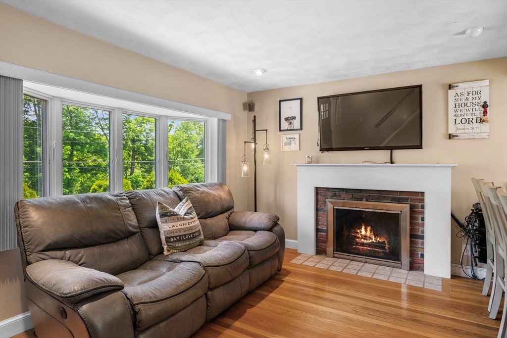 74 Harris Road Lynn, MA 01904 - Photo 5 of 39